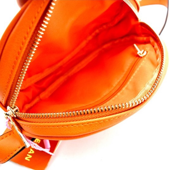 Fanny Bag // MUSTARD Chevron Quilted Pattern - Picture 4 of 4